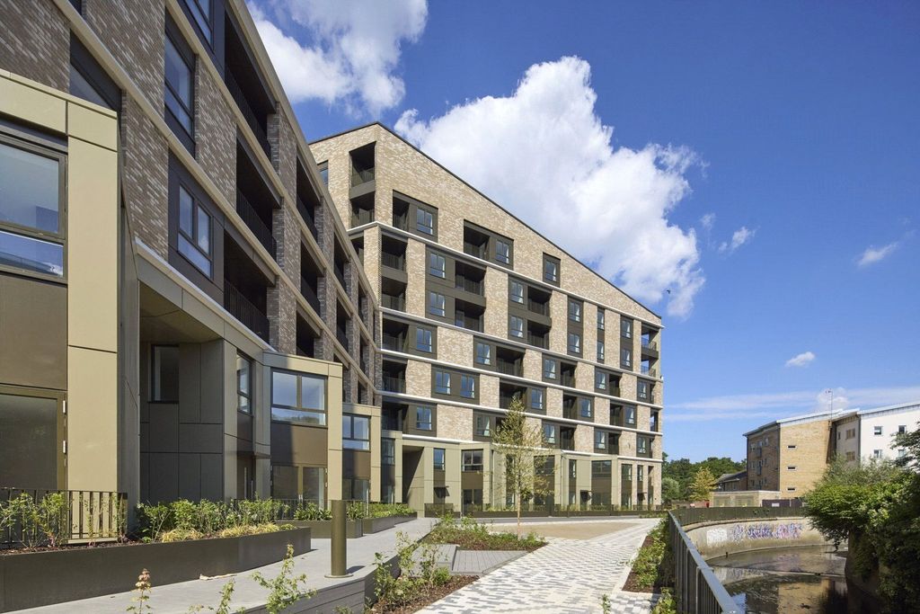 Property photo 1 of 16 Picture No. 11