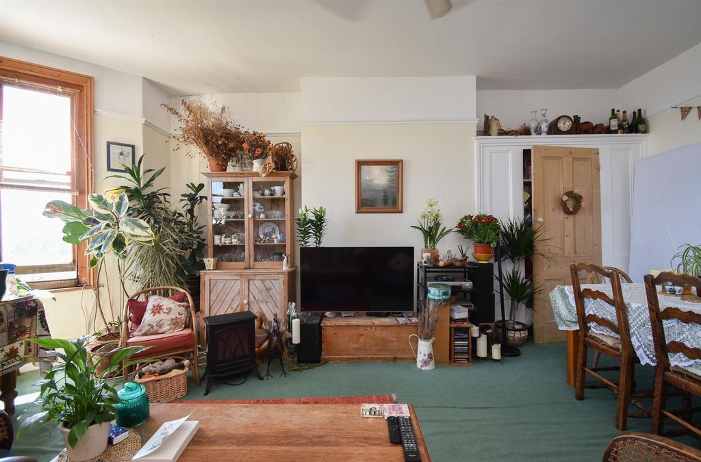 Property photo 2 of 17 Living Room