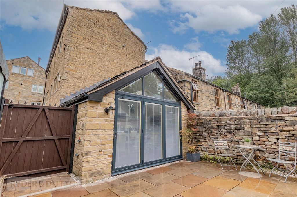 Property photo 2 of 36 Rear Garden