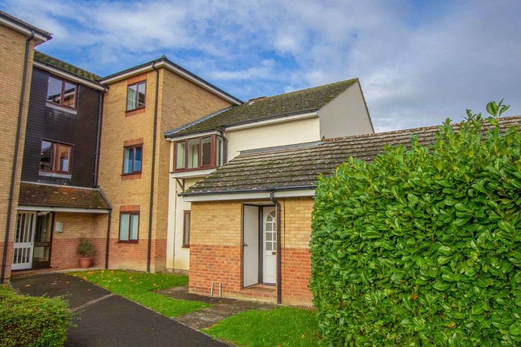 Property photo 1 of 7 Front