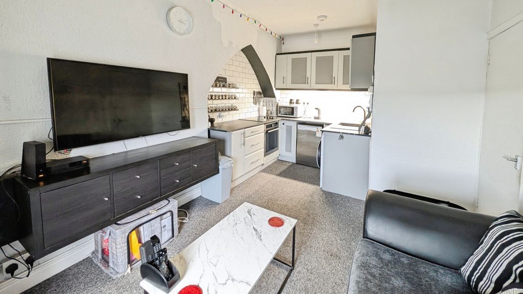 Property photo 1 of 5 c69B49Eb-14565