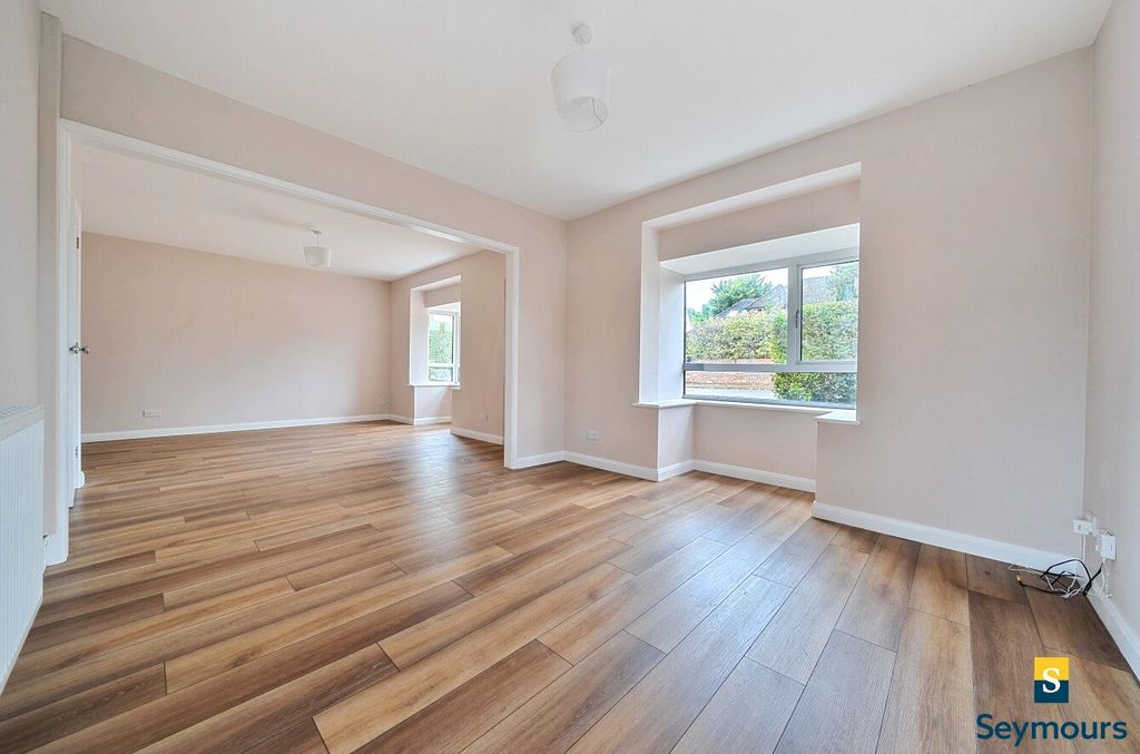 Property photo 2 of 20 Living/Dining