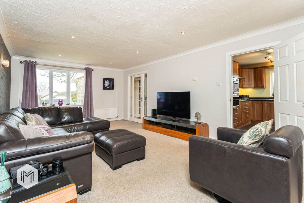 Property photo 3 of 23 Picture No. 24