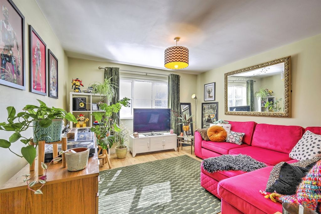 Property photo 2 of 9