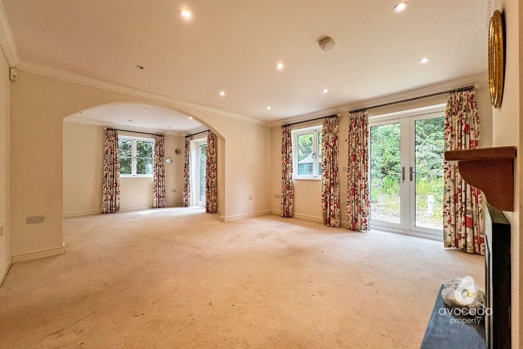 Property photo 2 of 17 3017194