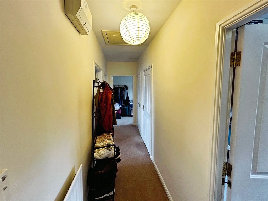 Property photo 2 of 9 Picture No. 11