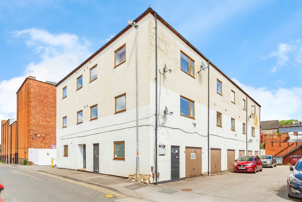 Property photo 1 of 8