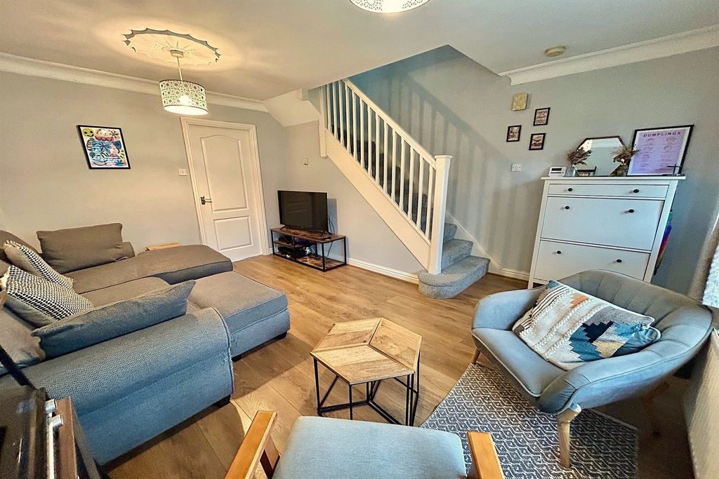 Property photo 3 of 19 Living Room