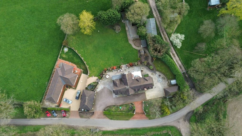 Property photo 2 of 46