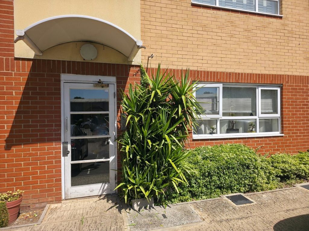 Property photo 1 of 12