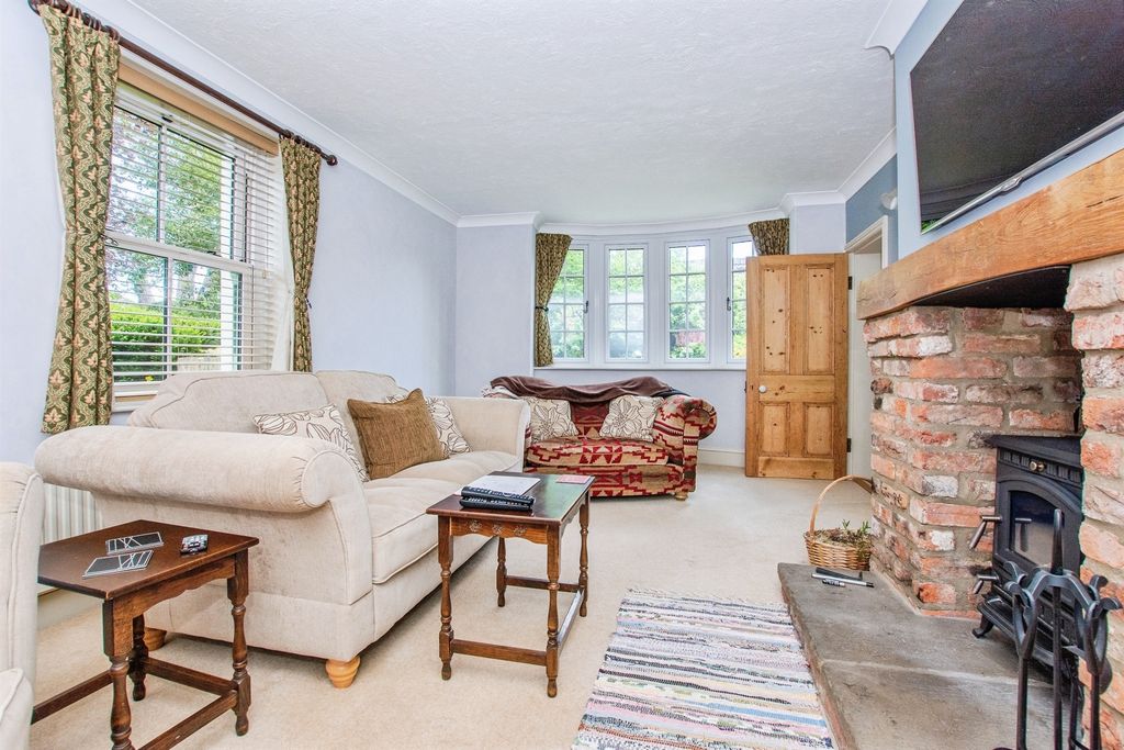 Property photo 2 of 19