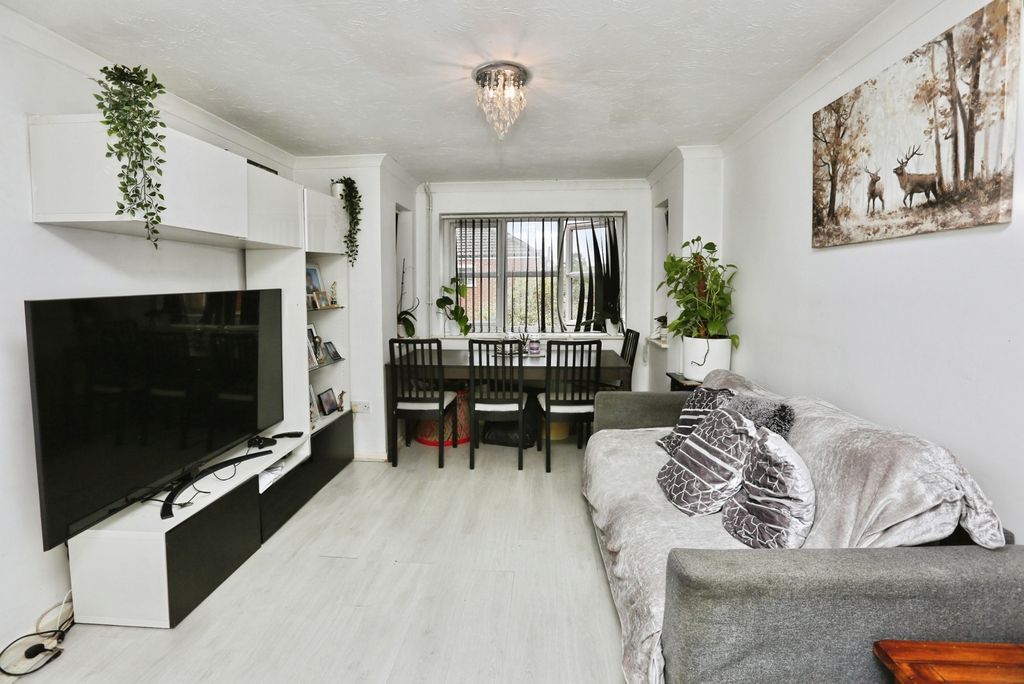 Property photo 2 of 12 Pbox-Img.Jpg