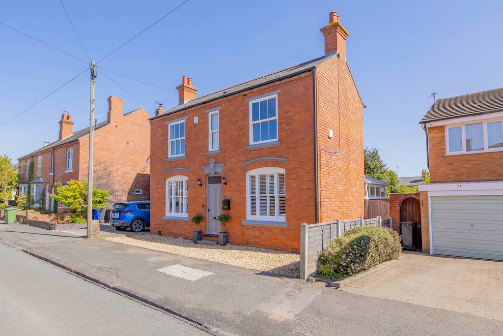 Property photo 3 of 34