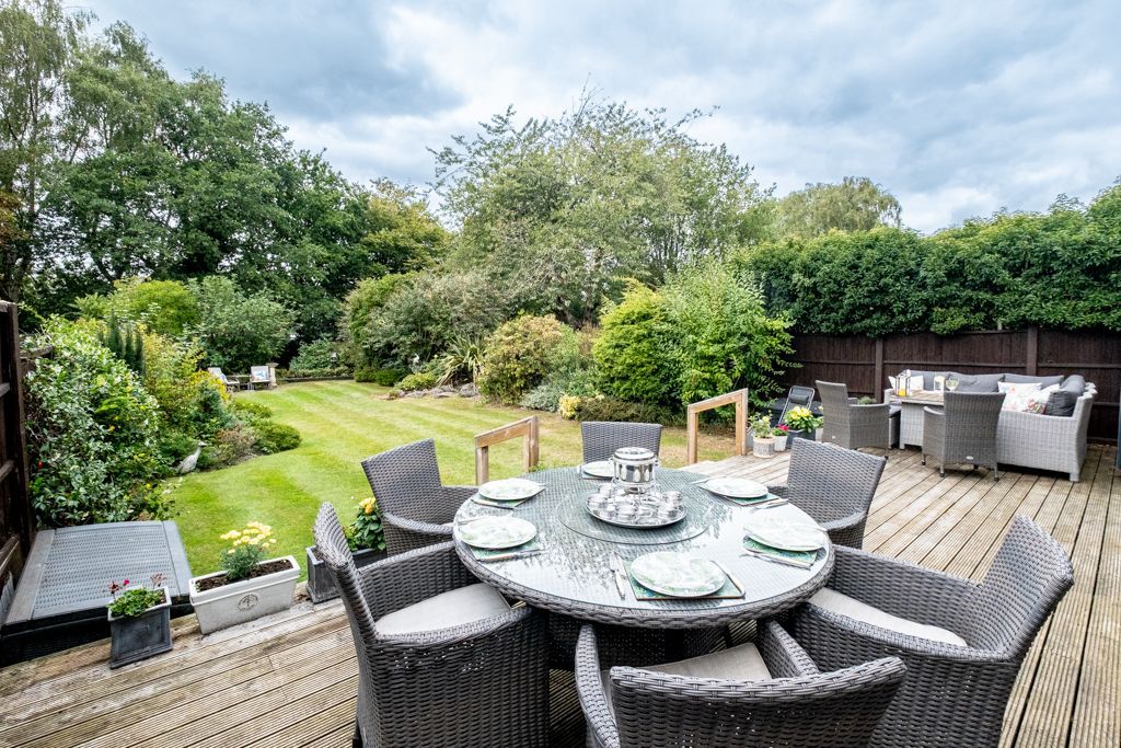 Property photo 2 of 33