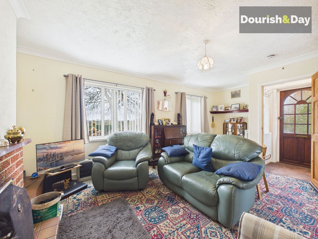 Property photo 2 of 32