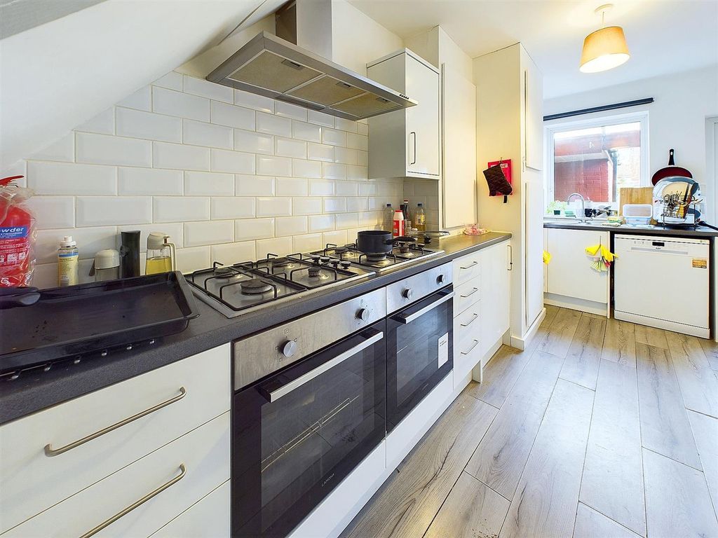 Property photo 3 of 20 Cam03736G0-Pr0062-Still008.Jpg