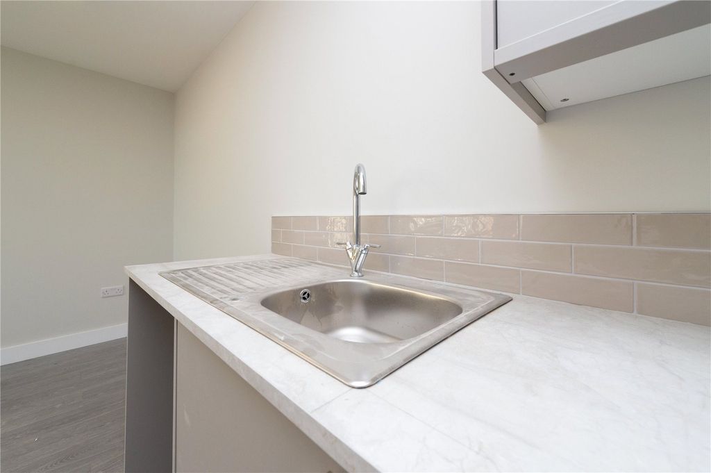 Property photo 3 of 33 Picture No. 03