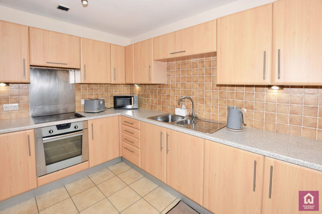 Property photo 3 of 15 Picture No. 33