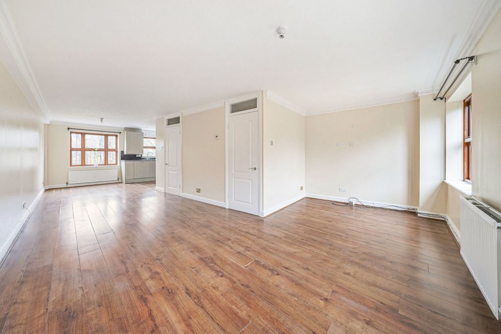 Property photo 2 of 16 Picture No. 04