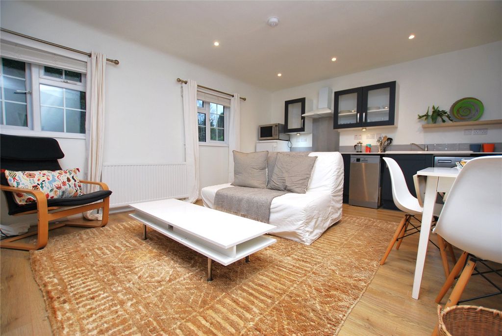 Property photo 3 of 10 Picture No. 02