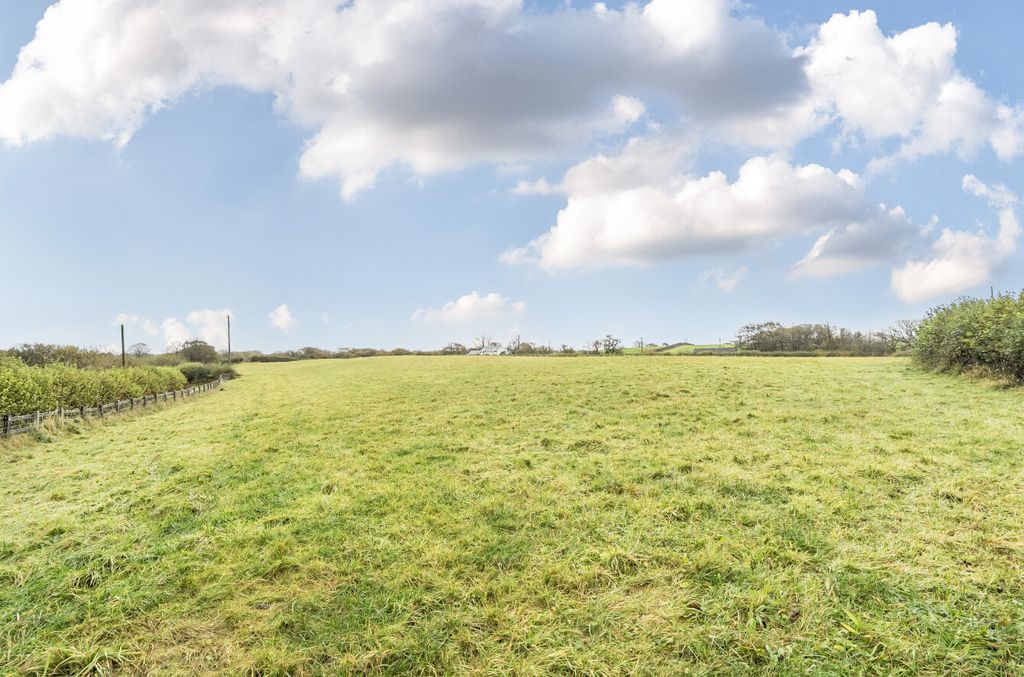 Property photo 3 of 25