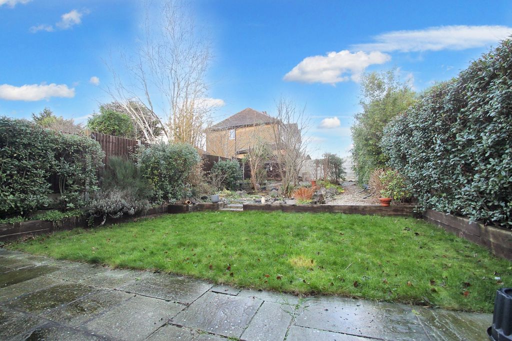 Property photo 2 of 25