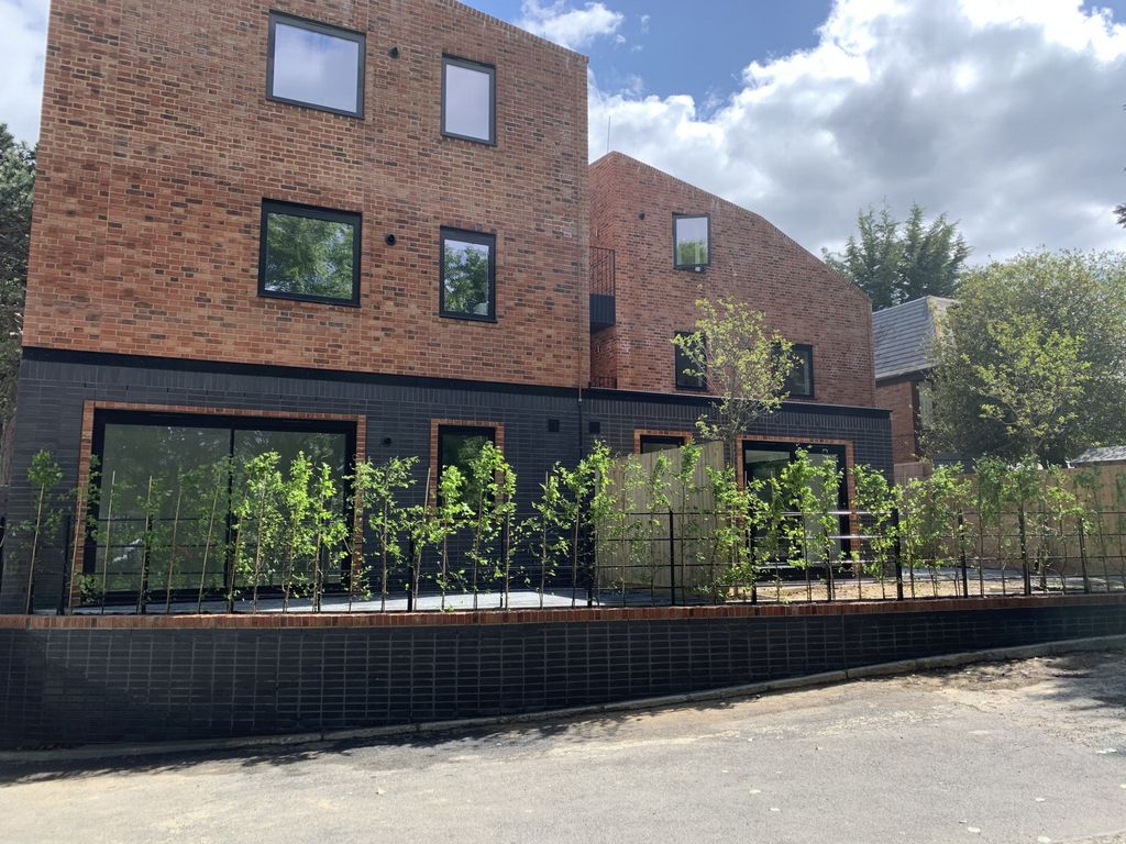 Property photo 2 of 17 External