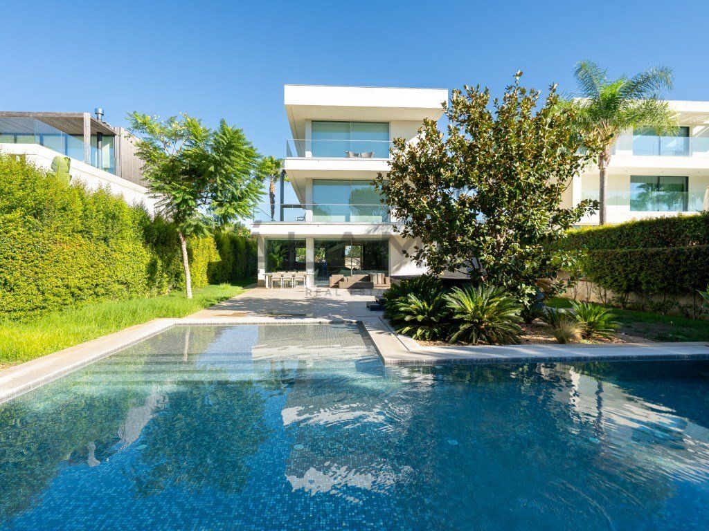 Property photo 1 of 28 Luxury Villa With Golf Views In Vilamoura