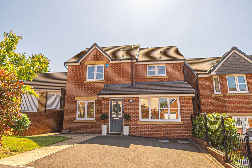 Property photo 1 of 53