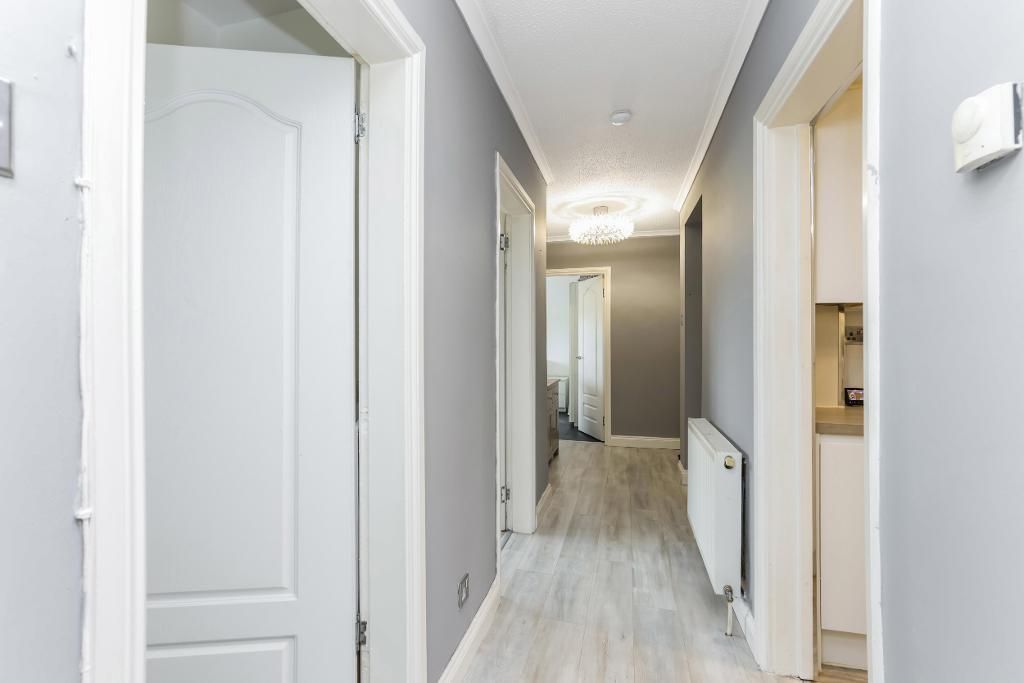 Property photo 3 of 21 Hall