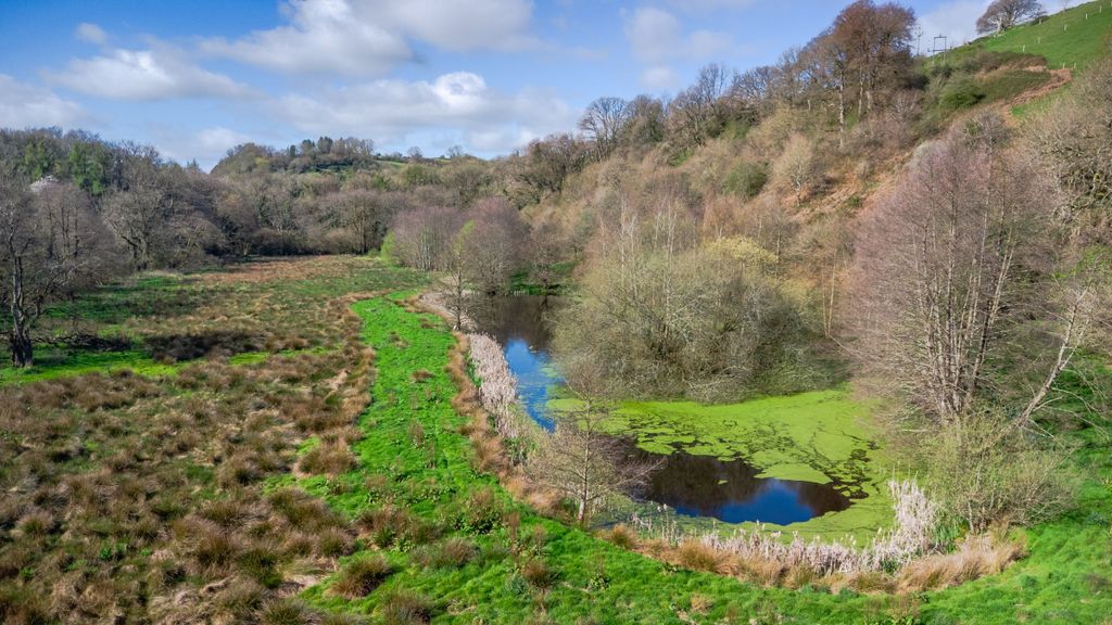 Property photo 2 of 6