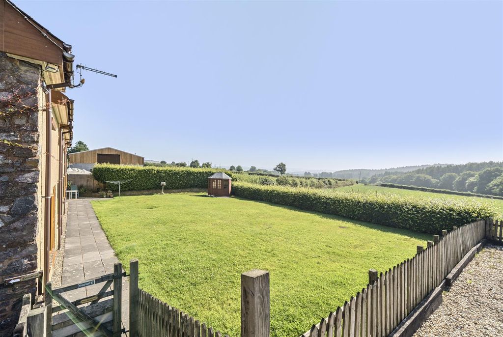 Property photo 2 of 16 4