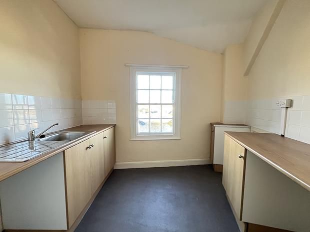 Property photo 2 of 6 Kitchen