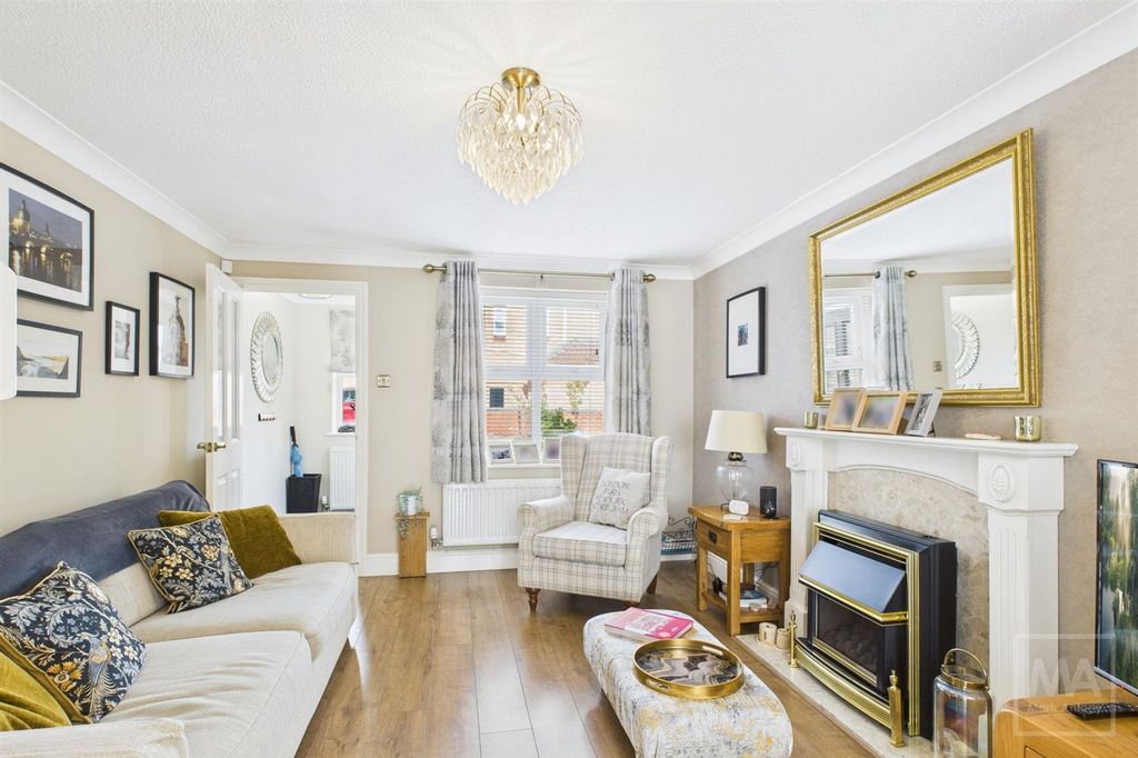 Property photo 2 of 22 Lounge