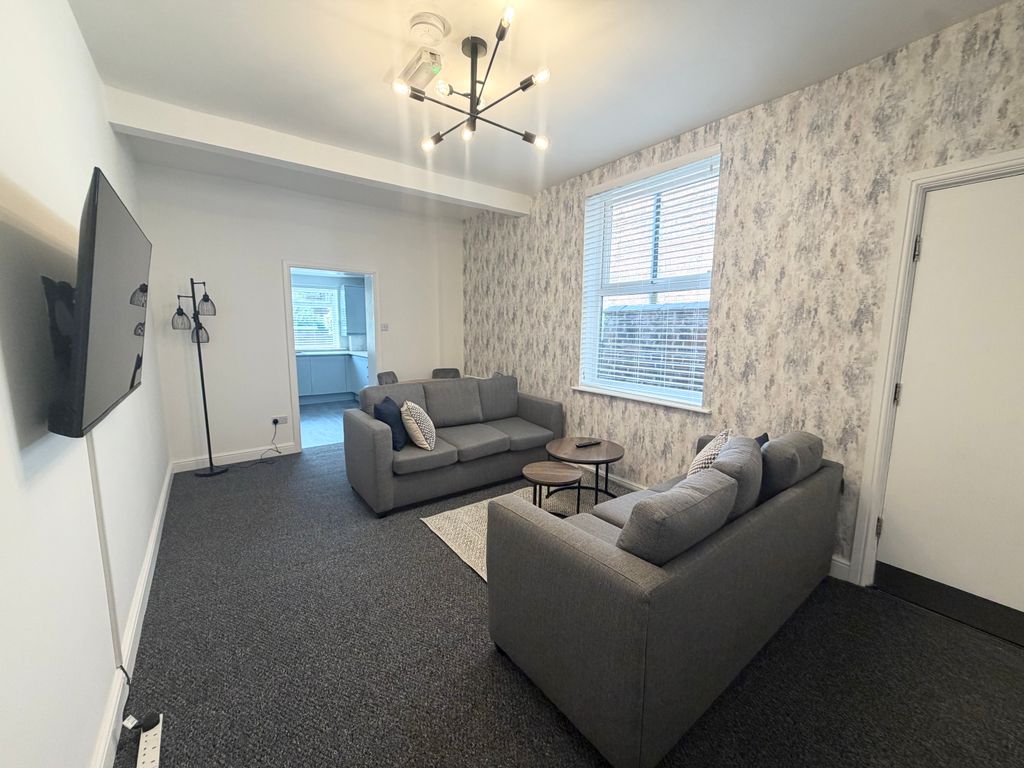 Property photo 1 of 17 Img_7614