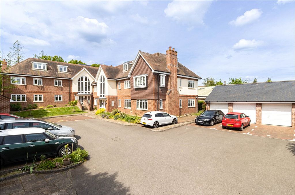 Additional image 12 of 2 bed flat for saleLeyton Road, Harpenden, Hertfordshire AL5
