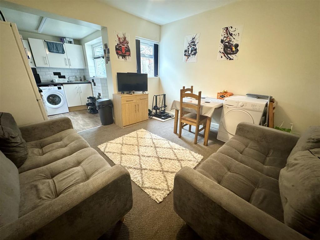 Property photo 2 of 11 Tempimageinlmxh.Jpg