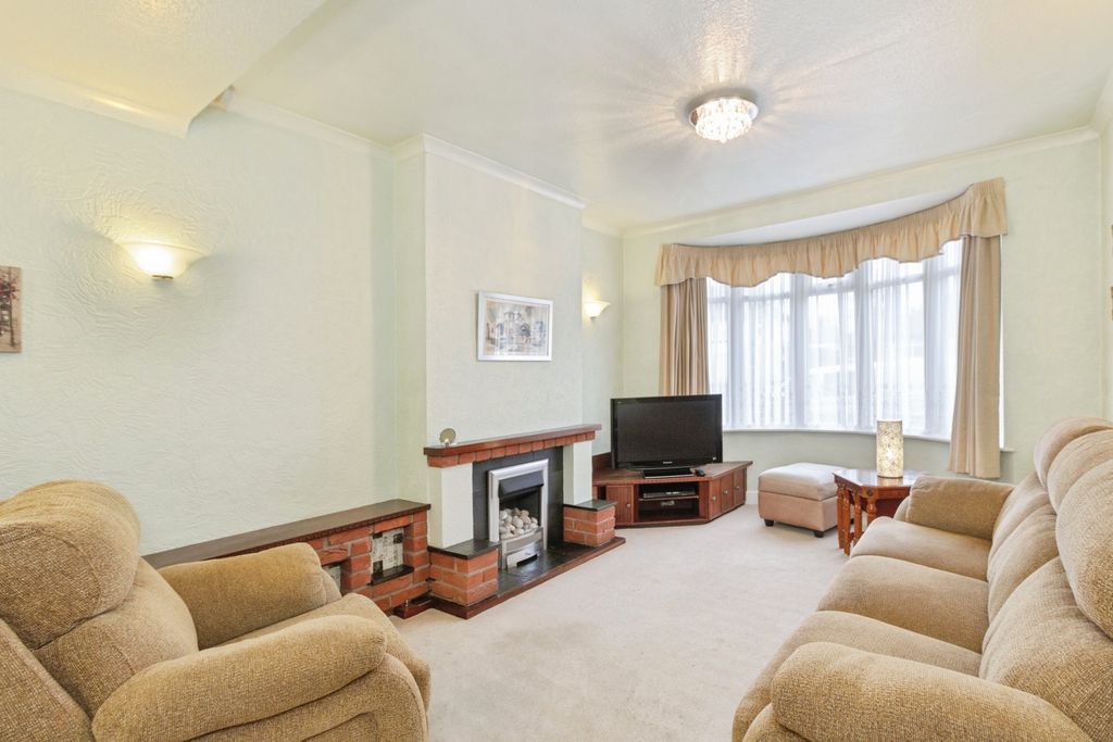 Property photo 3 of 14