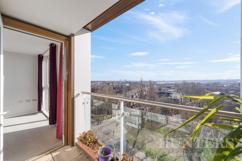 Property photo 2 of 12 Flat 33, Coppermill Heights N17 9Fg-9.Jpg