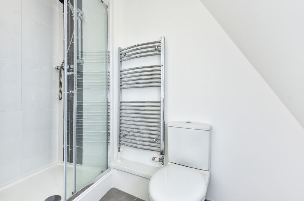 Property photo 3 of 7 Shower Room