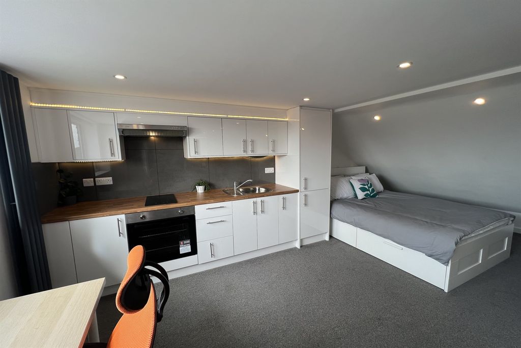 Property photo 1 of 21 (Main)