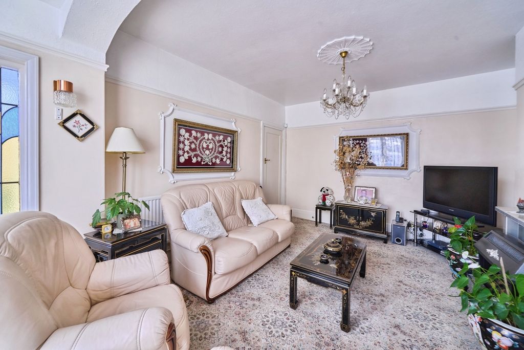 Property photo 3 of 20 Pbox-Img.Jpg