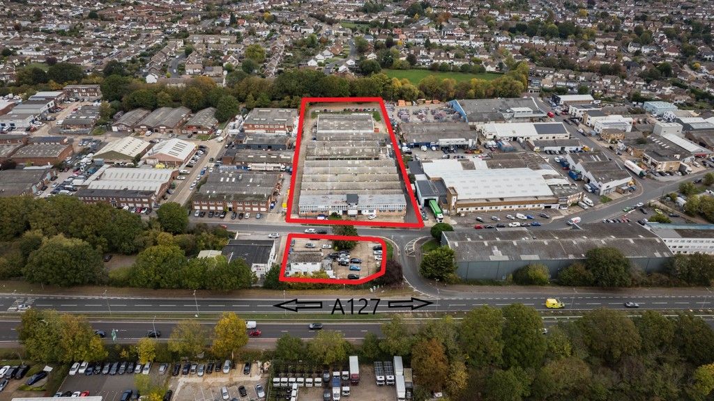 Property photo 1 of 11 Photo 39