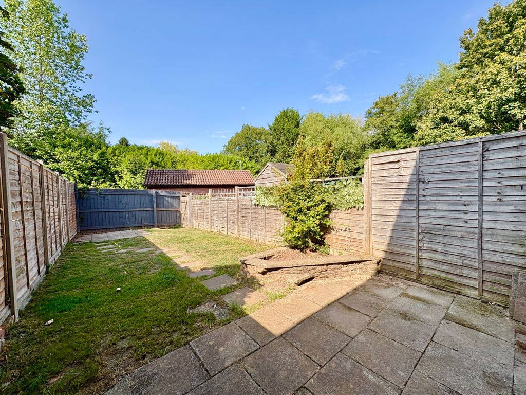 Property photo 3 of 12 Garden Sydwall