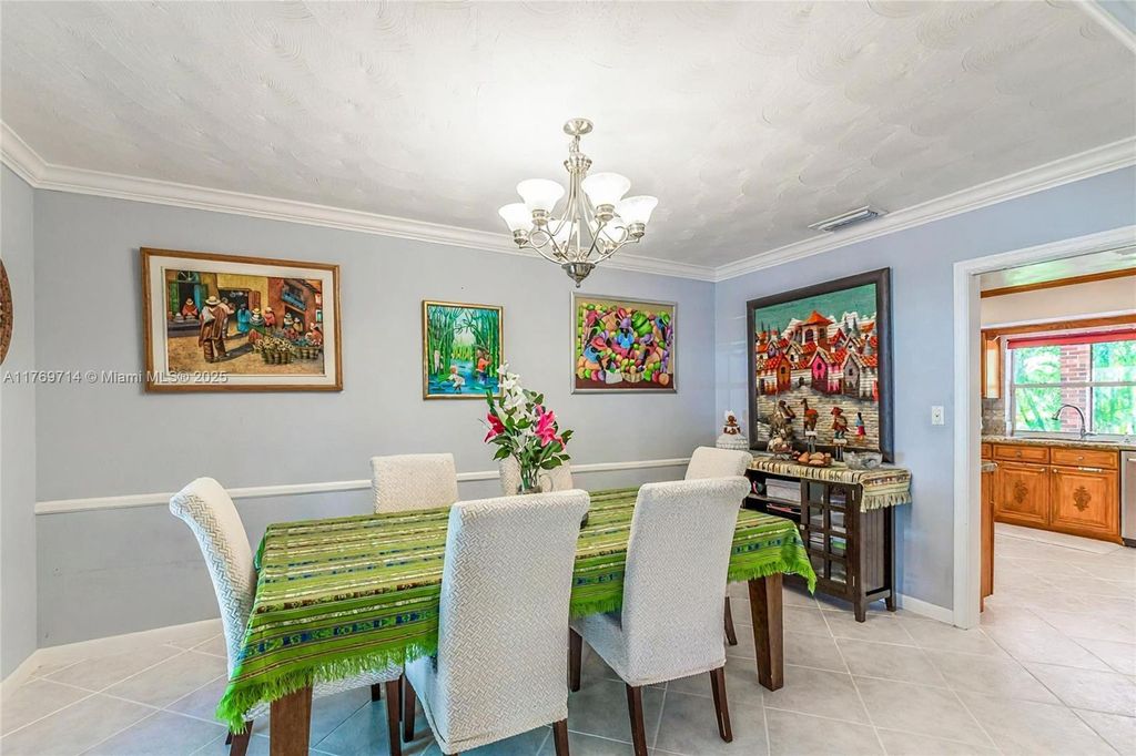 Property photo 3 of 36 <Alttext/>