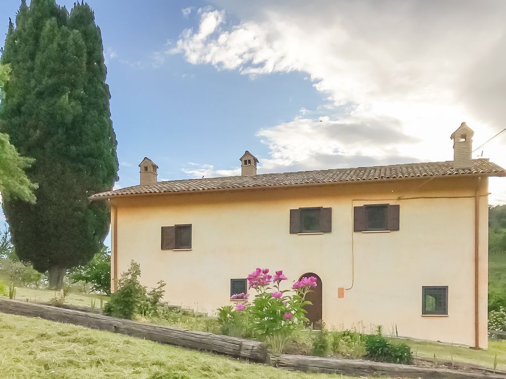 Property photo 1 of 4