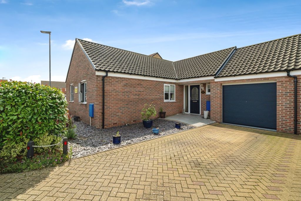 Property photo 1 of 16