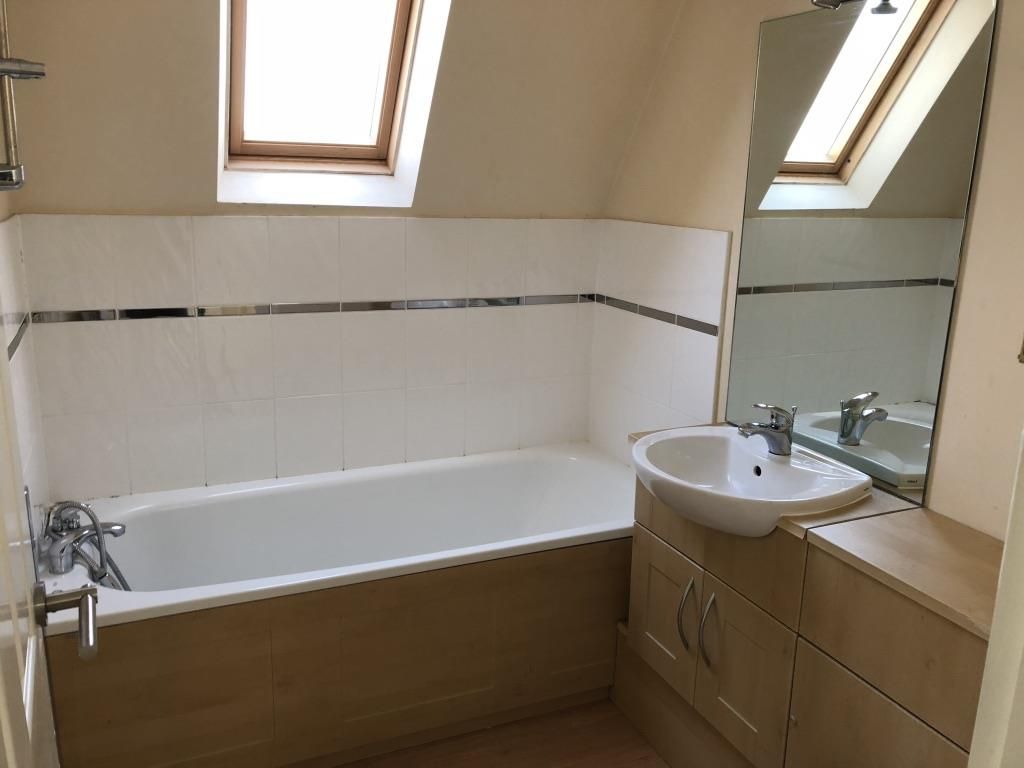 Property photo 2 of 4 Bathroom