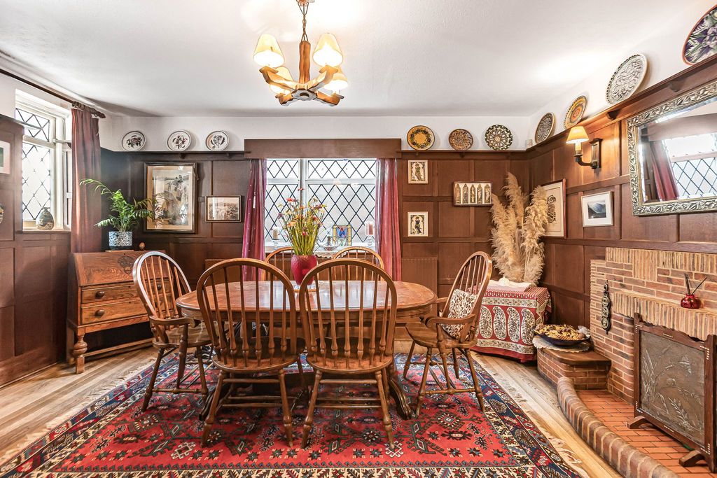 Property photo 3 of 27 Photograph 3