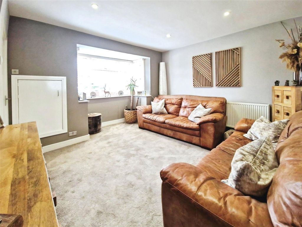 Property photo 2 of 26 Picture No. 24
